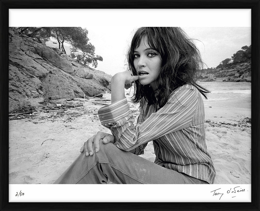 Anna Karina at the beach, 1967 - Limited edition print by Terry O'Neill – Limited Edition Print.