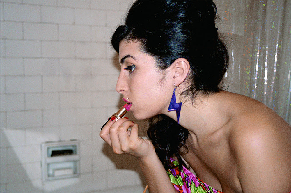Amy Winehouse applying lipstick, 2003 — Limited Edition Print