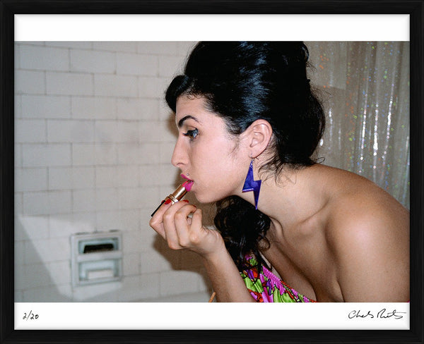 Amy Winehouse Applying Lipstick, 2003 — Limited Edition Print, framed - Charles Moriarty