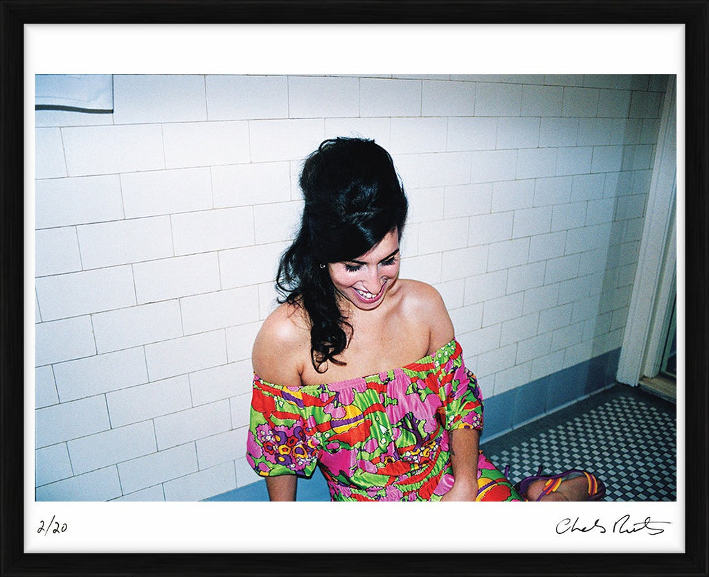 Amy Winehouse at the Ritz Tower, 2003 - Limited Edition Print by Charles Moriarty – Limited Edition Print.