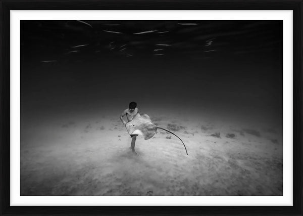 Alone Together - French Polynesia, 2019 — Limited Edition Print, framed - Cristina Mittermeier