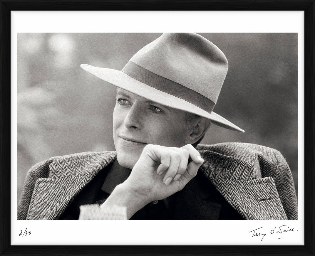 David Bowie for The Man Who Fell To Earth, 1975 by Terry O'Neill – Limited Edition Print.