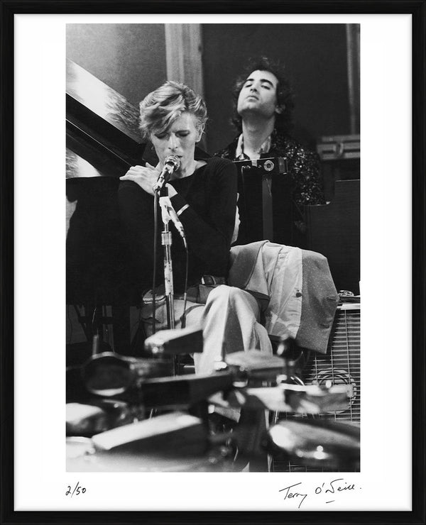 David Bowie & Mike Garson recording Young Americans, 1974 — Limited Edition Print, framed - Terry O'Neill