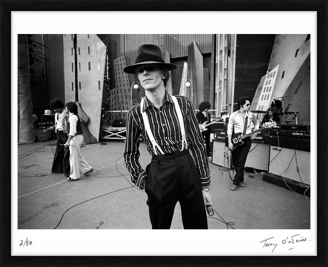 David Bowie during the Diamond Dogs tour, 1970s by Terry O'Neill – Limited Edition Print.