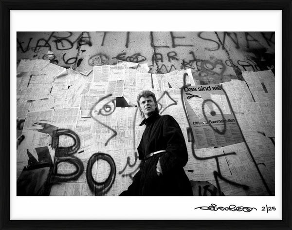 David Bowie in Berlin, Germany, 1987 — Limited Edition Print, framed - Denis O'Regan