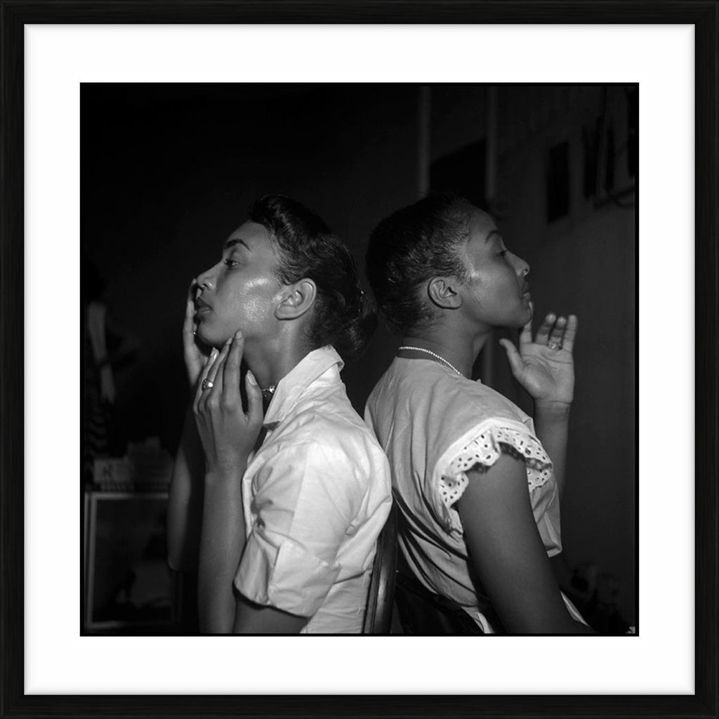 Two young models backstage at fashion show in Harlem, 1950 - Limited Edition Print by Eve Arnold – Limited Edition Print.