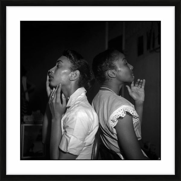 Two young models backstage at fashion show in Harlem, 1950 — Limited Edition Print, framed - Eve Arnold