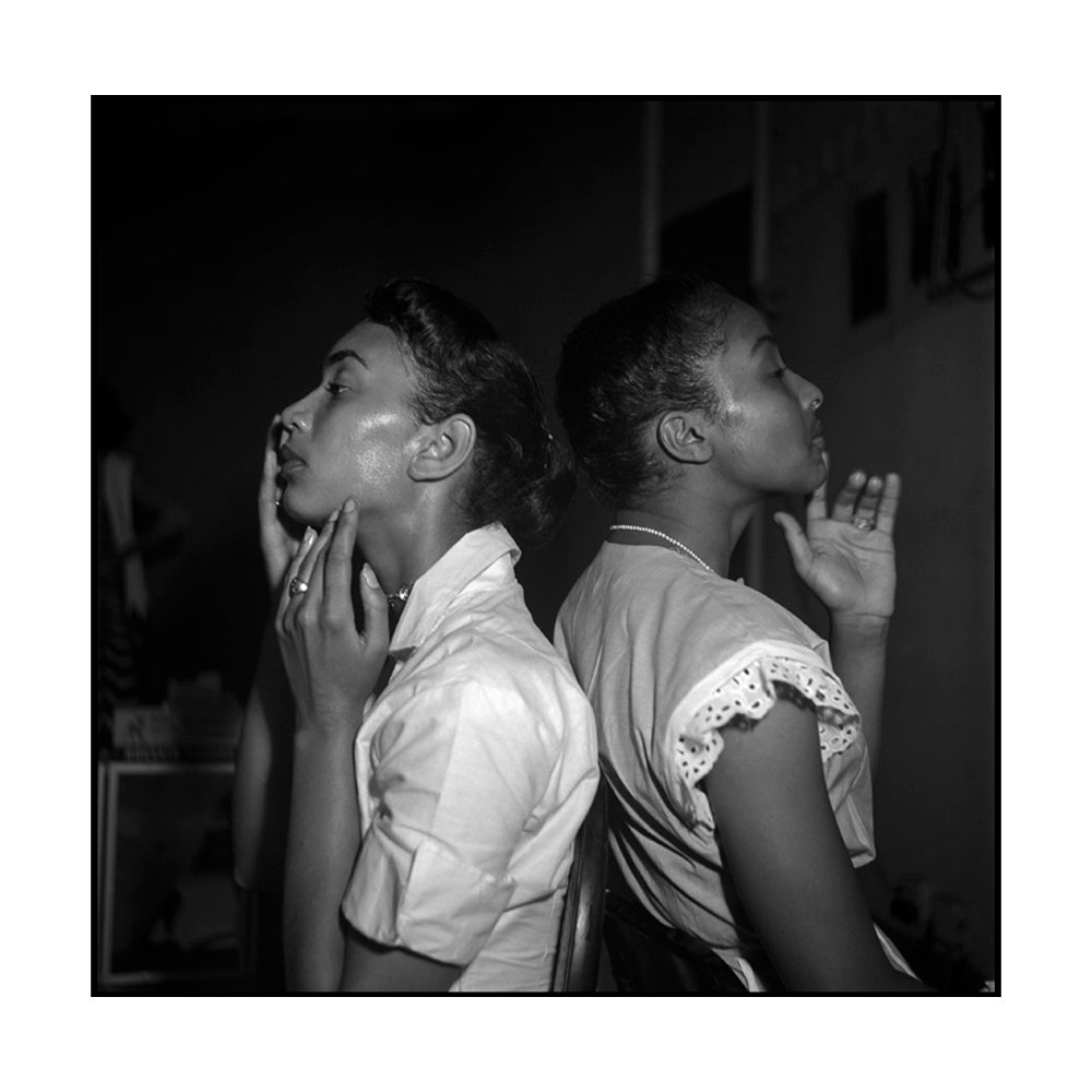 Two young models backstage at fashion show in Harlem, 1950 - Limited Edition Print by Eve Arnold – Limited Edition Print.