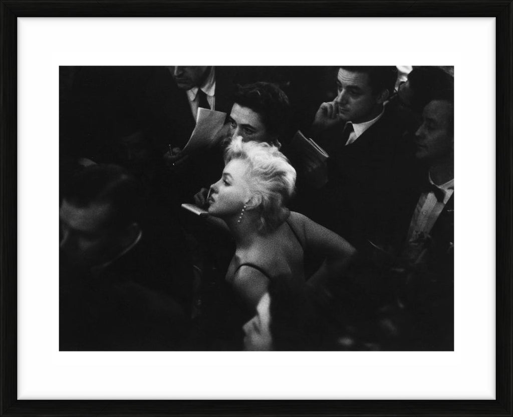 Marilyn Monroe in New York City, 1956 – Limited Edition Print by Eve Arnold – Limited Edition Print.