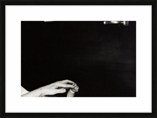 A Baby's First Five Minutes, New York, 1950s — Limited Edition Print, framed - Eve Arnold