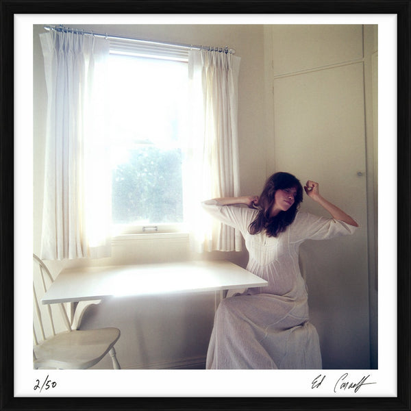 Carly Simon in her kitchen, 1974 — Limited Edition Print, framed - Ed Caraeff