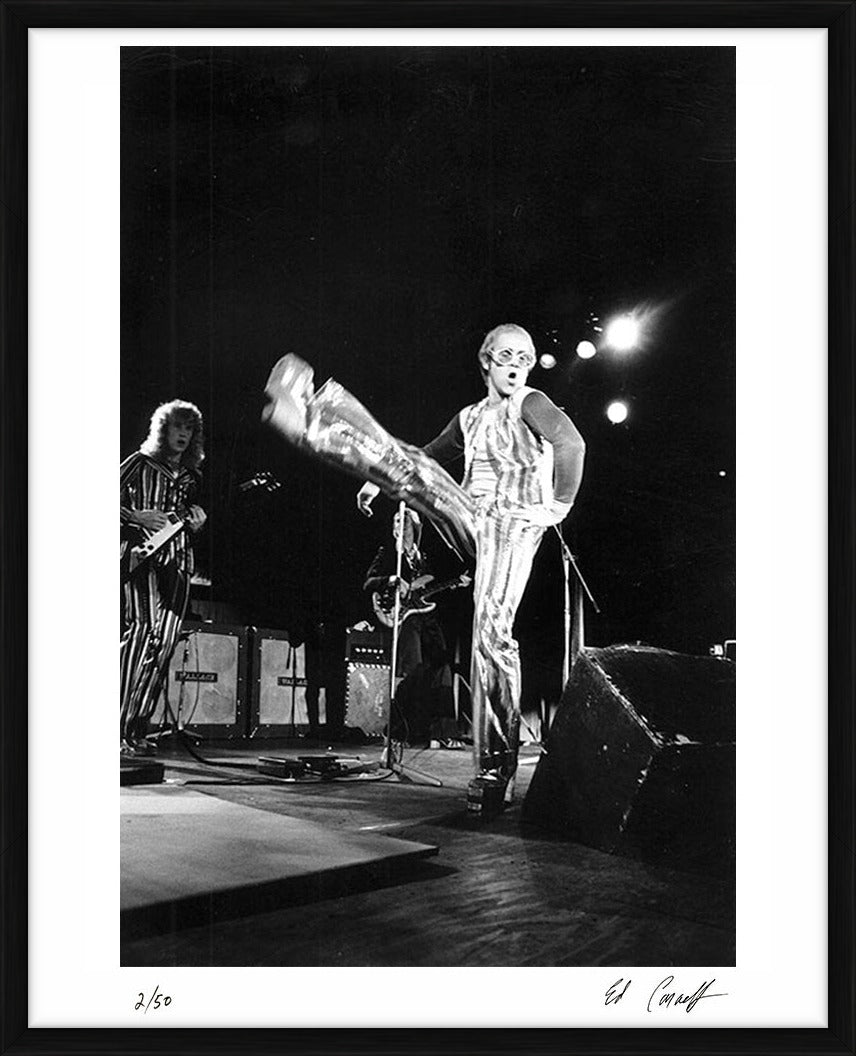 Elton John performing at the Forum, 1974 - Limited Edition Print by Ed Caraeff – Limited Edition Print.
