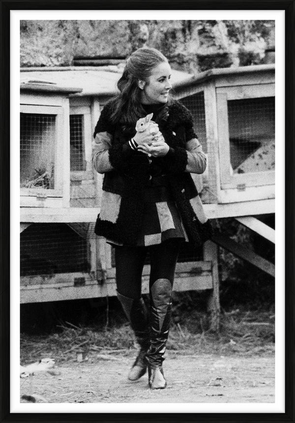 Elizabeth Taylor holding a bunny, 1972 — Limited Edition Print, framed - Eva Sereny