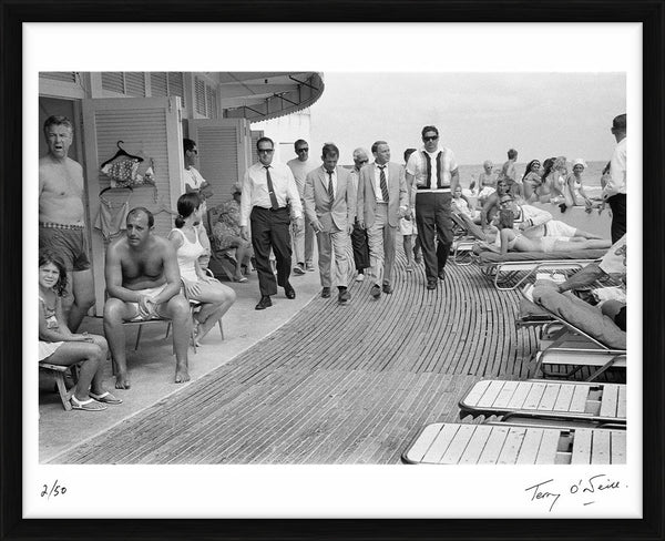 Frank Sinatra for The Lady in Cement, 1968 — Limited Edition Print, framed - Terry O'Neill