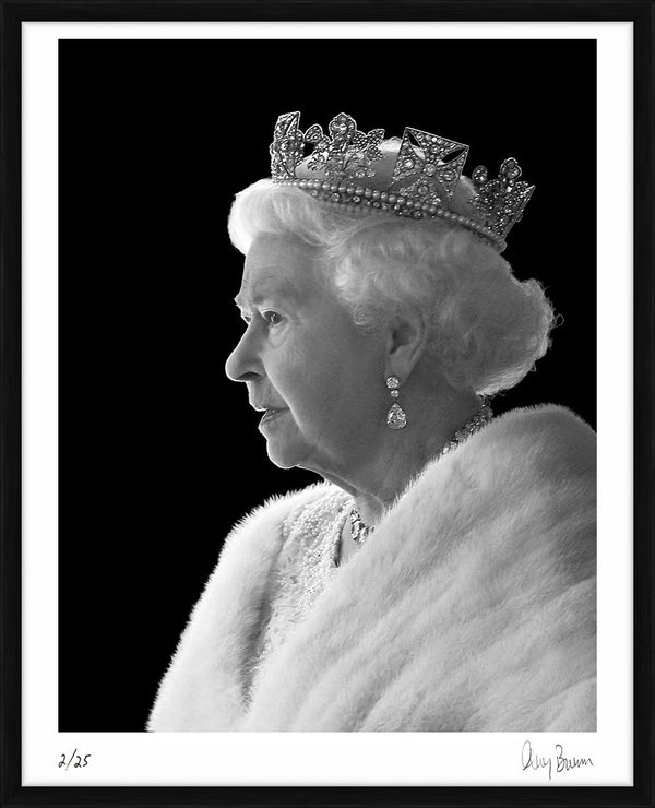 HM Queen Elizabeth II profile portrait, 2015 — Limited Edition Print, framed - Greg Brennan
