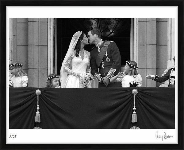 Prince William and Catherine Middleton on their wedding day, 2011 — Limited Edition Print, framed - Greg Brennan