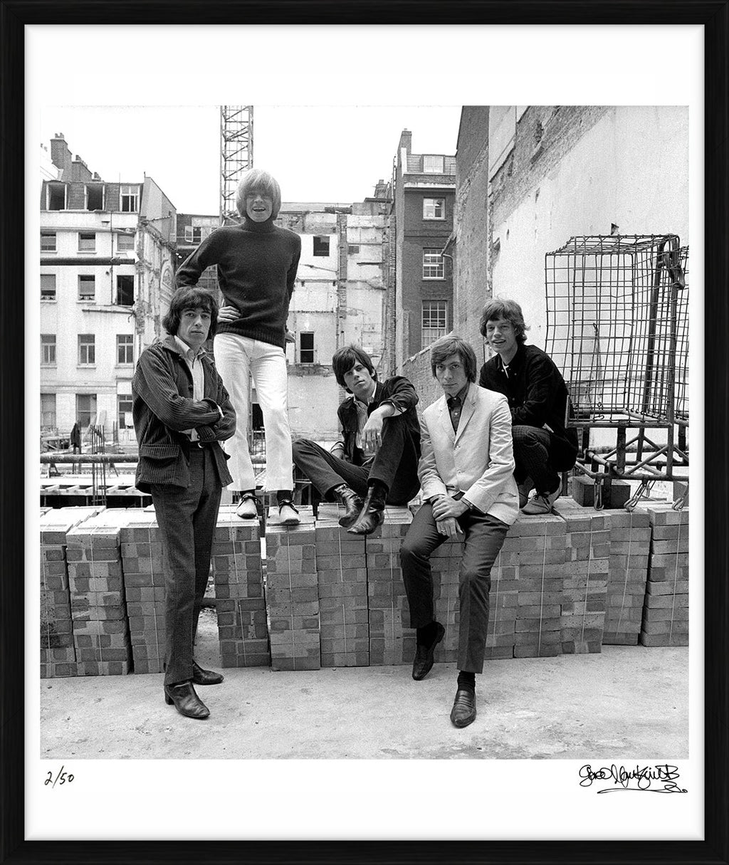 The Rolling Stones in Ormond Yard, 1965 - Limited Edition Print by Gered Mankowitz – Limited Edition Print.