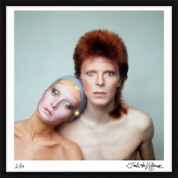 David Bowie & Twiggy for Pin Ups, 1973 — Limited Edition Print, framed - Justin de Villeneuve