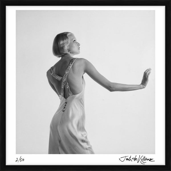 Twiggy promoting The Boy Friend, 1970 — Limited Edition Print, framed - Justin de Villeneuve