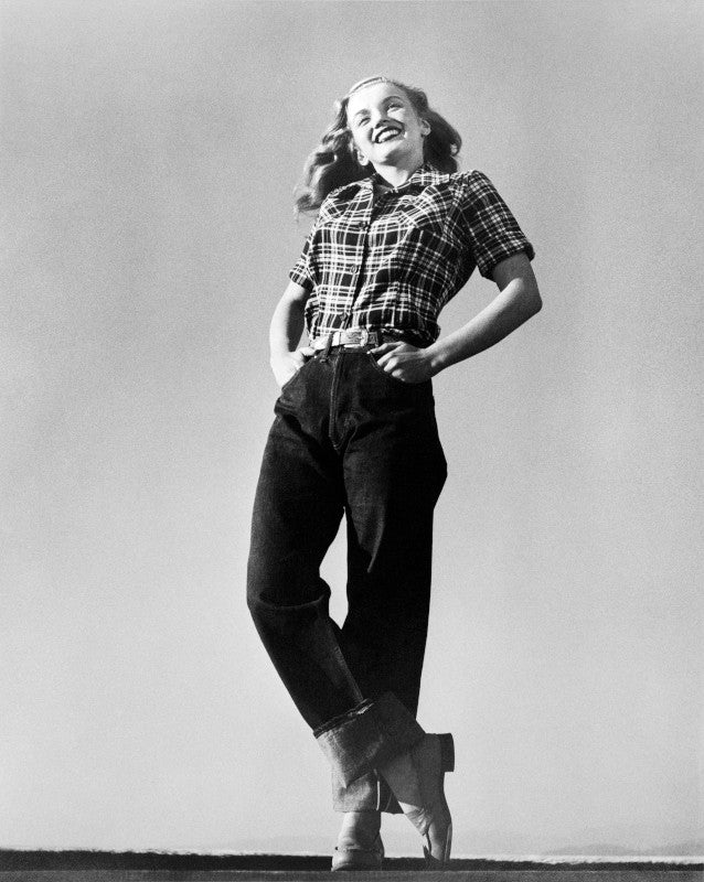 Marilyn Monroe on Zuma Beach II, California, 1946 – Limited Edition Print