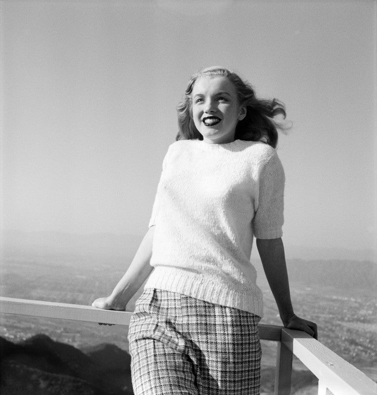 Marilyn Monroe on Zuma Beach V, California, 1946 – Limited Edition Print