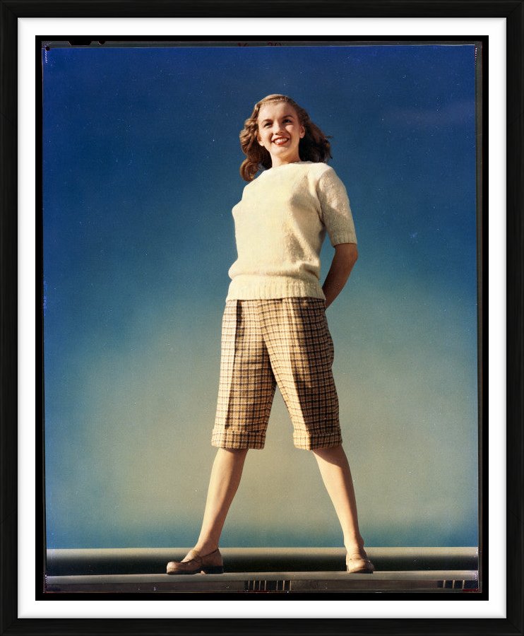 Marilyn Monroe on Zuma Beach I, California, 1946 – Limited Edition Print by Joseph Jasgur – Limited Edition Print.