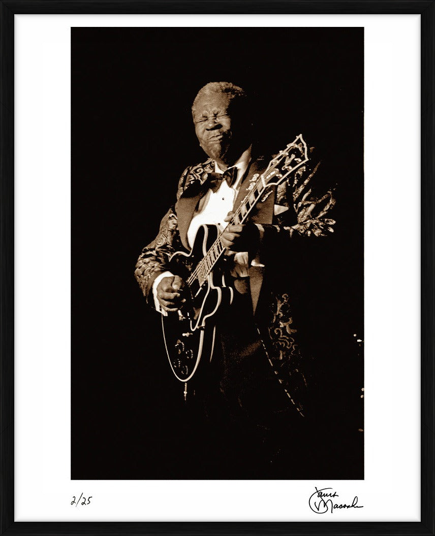 B.B. King performing on stage, 1999 - Limited Edition Print by Janet Macoska – Limited Edition Print.