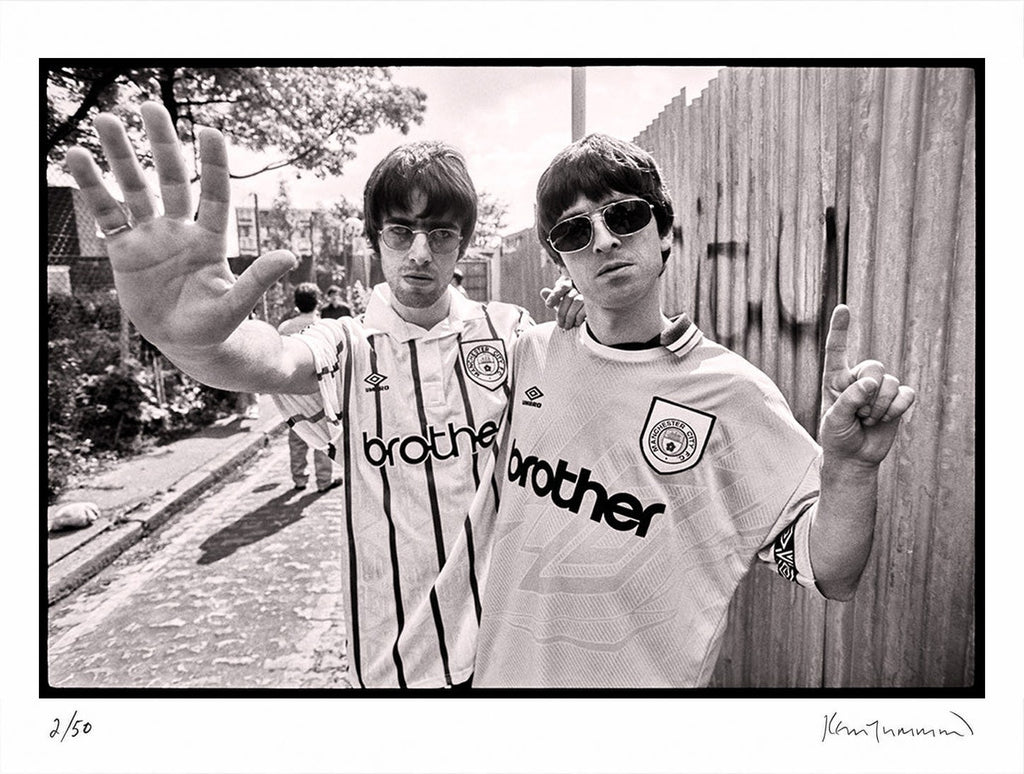 Liam and Noel Gallagher of Oasis, London, 1994 - Limited Edition Print by Kevin Cummins – Limited Edition Print.