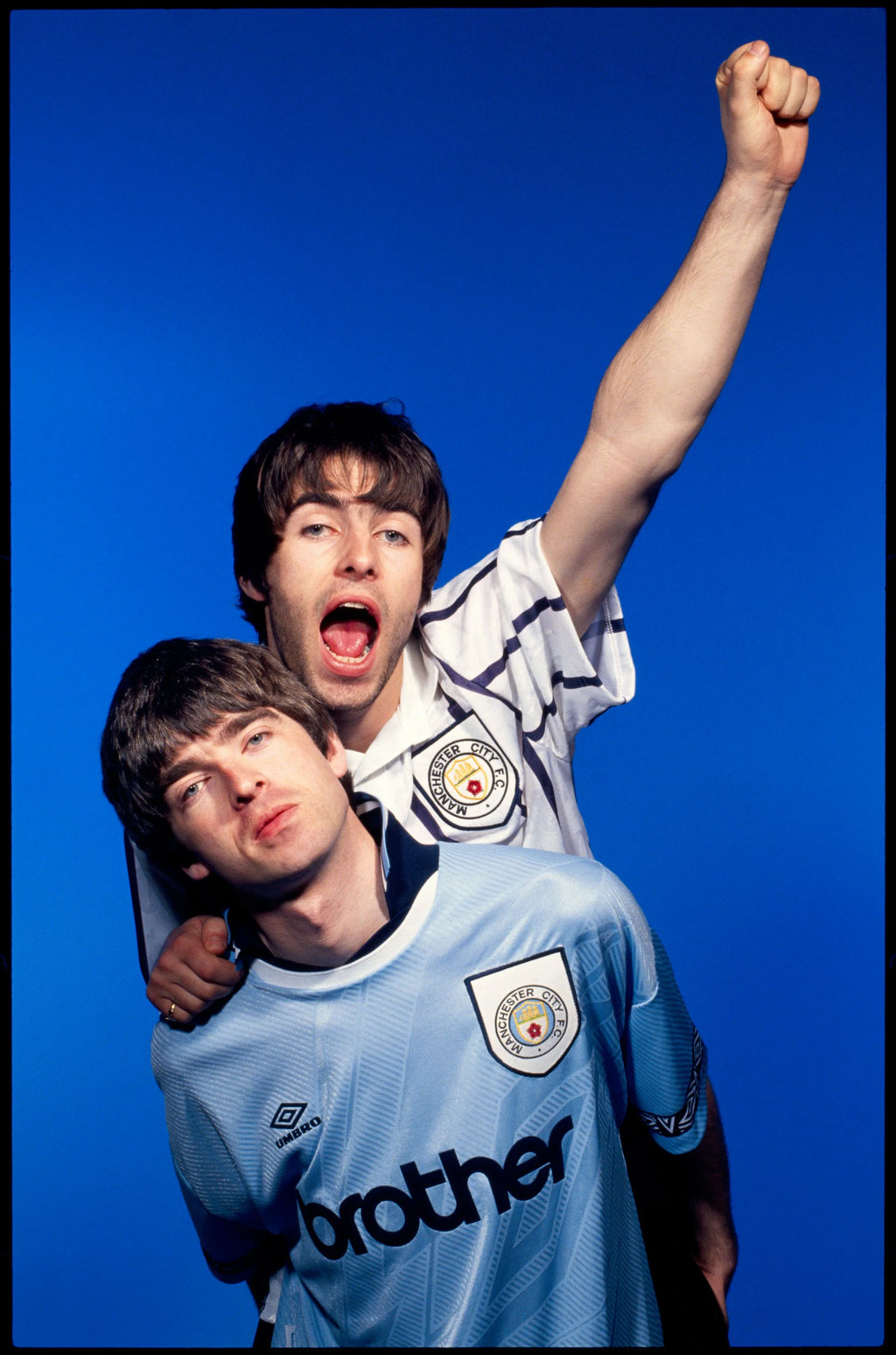 Liam and Noel Gallagher, Sly Street Studio, London, 1994 – Limited Edition Print by Kevin Cummins – Limited Edition Print.