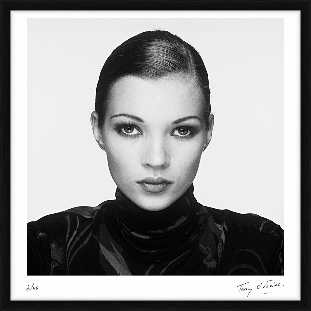 Kate Moss close up portrait, 1992 - Limited Edition Print by Terry O'Neill – Limited Edition Print.