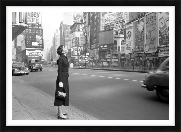 Audrey Hepburn in Times Square, 1951 — Limited Edition Print, framed - Lawrence Fried