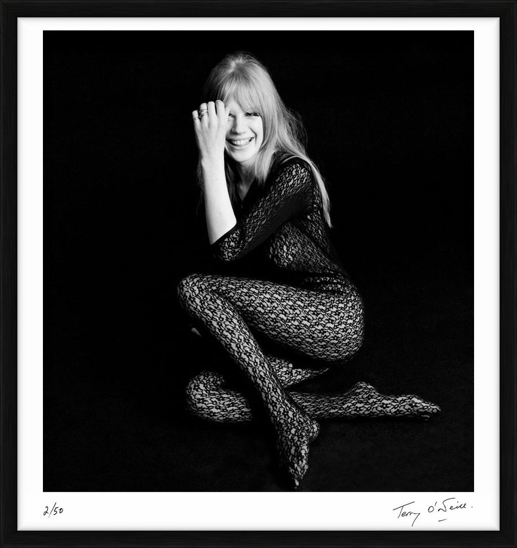 Marianne Faithfull II, 1967 – Limited Edition Print by Terry O'Neill – Limited Edition Print.