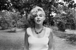Marilyn Monroe, Roxbury, New York 1957 - Limited Edition Print by Sam Shaw – Limited Edition Print.