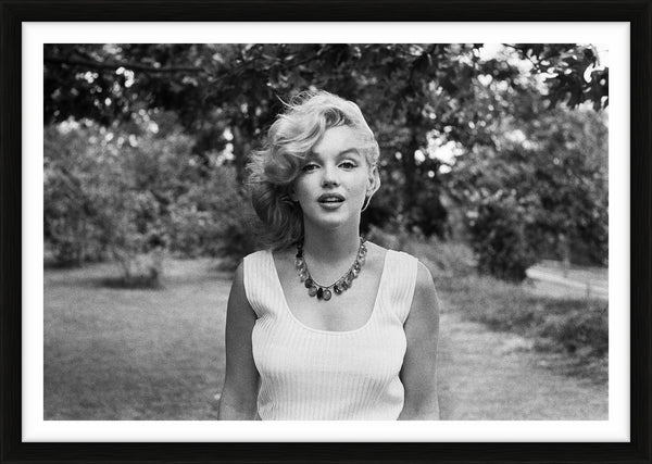 Marilyn Monroe, Roxbury, New York 1957 — Limited Edition Print, framed - Sam Shaw