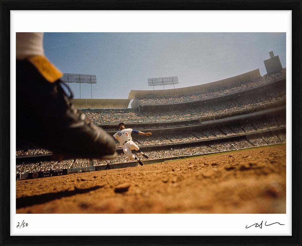 Willie Davis sliding into second base, 1965 - Limited Edition Print by Neil Leifer – Limited Edition Print.