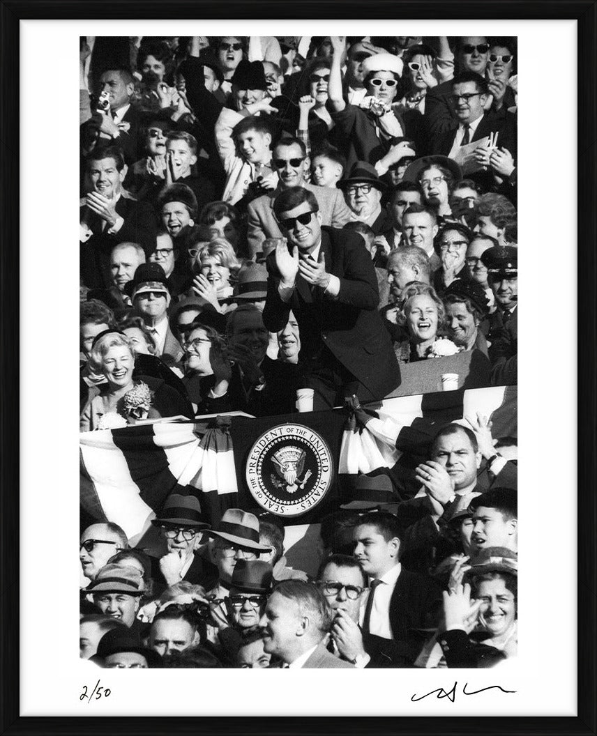 John F. Kennedy at an Army vs Navy game, 1962 - Limited Edition Print by Neil Leifer – Limited Edition Print.