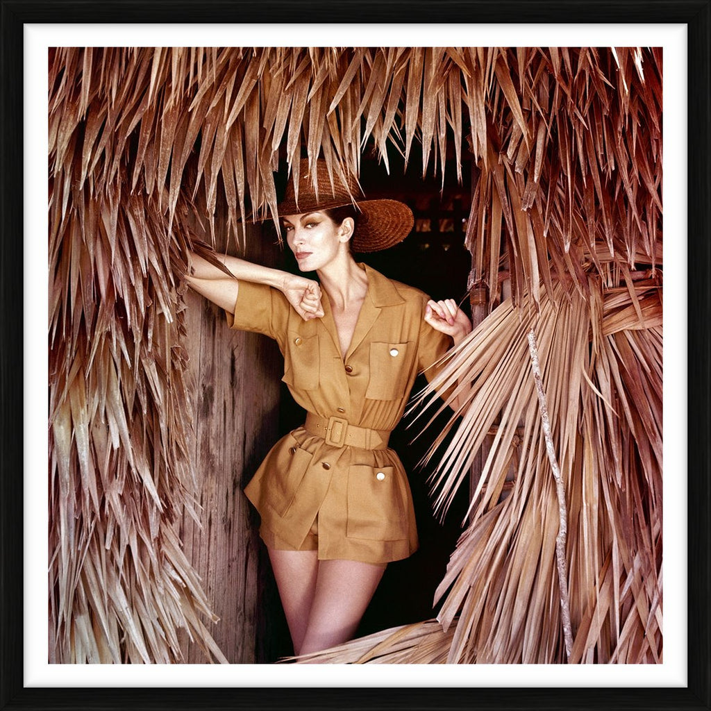 Carmen Dell’Orefice Bahamas cover shoot, 1959 - Limited Edition Print by Norman Parkinson – Limited Edition Print.