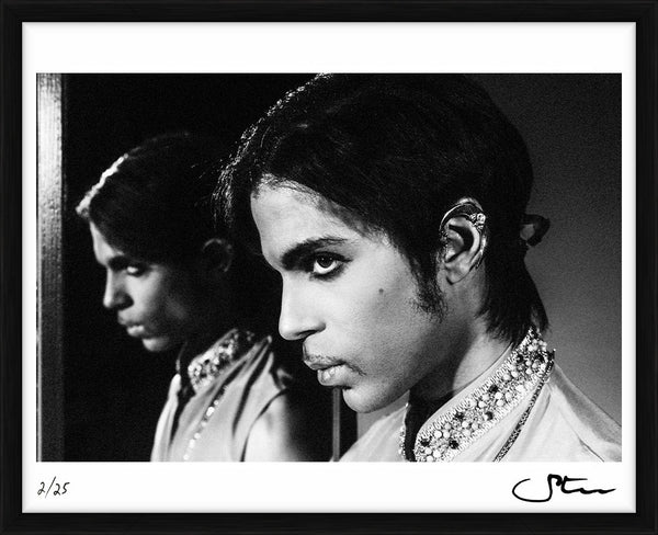 Prince and his reflection — Limited Edition Print, framed - Steve Parke