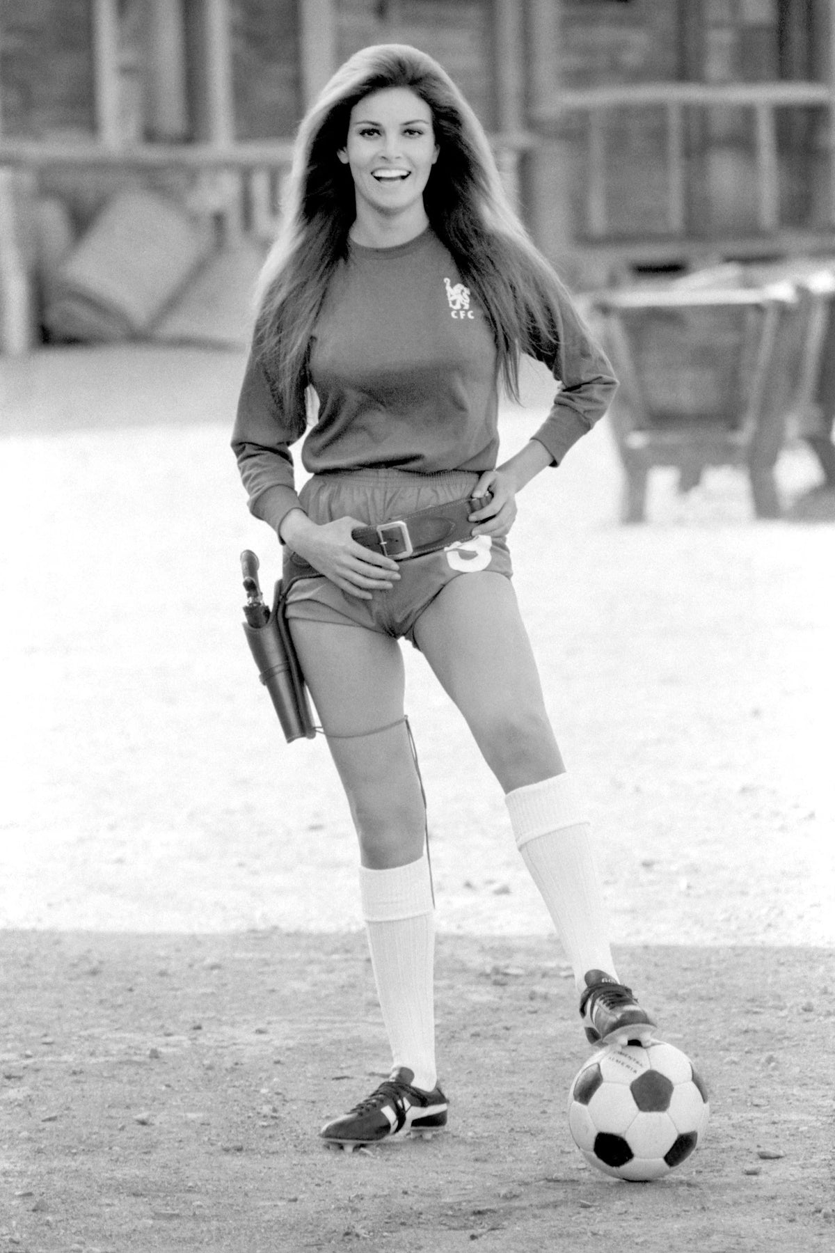 Raquel Welch Wearing a Chelsea FC Kit, 1971 by Terry O'Neill – Limited Edition Print.