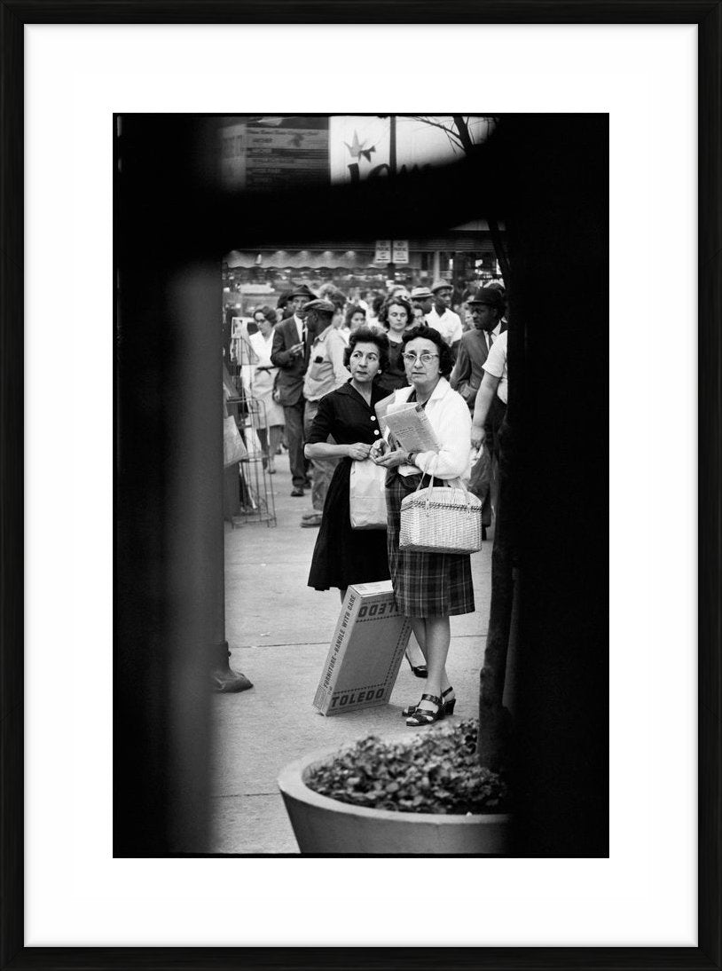 Bus Window series #6, Chicago, early 1960s - Limited Edition Print by Ted Williams – Limited Edition Print.