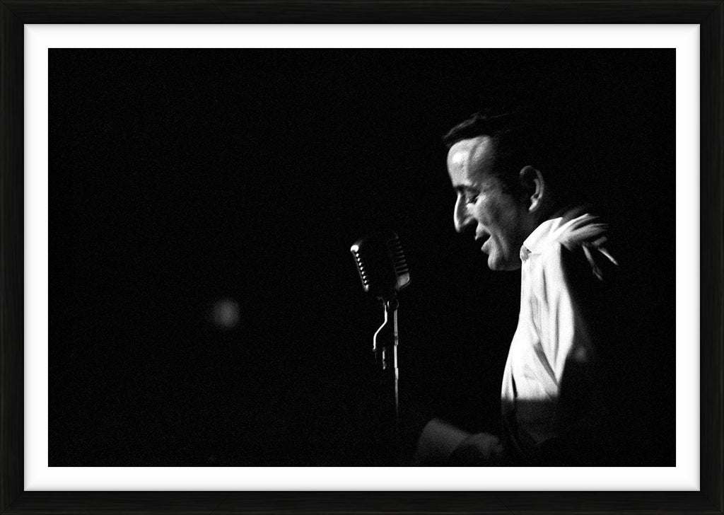 Tony Bennett performing in Chicago, 1961 - Limited Edition Print by Ted Williams – Limited Edition Print.