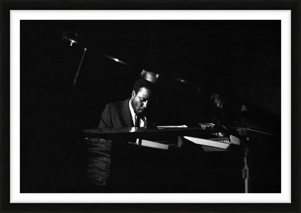 Thelonious Monk on stage at the Birdhouse, 1960 - Limited Edition Print by Ted Williams – Limited Edition Print.