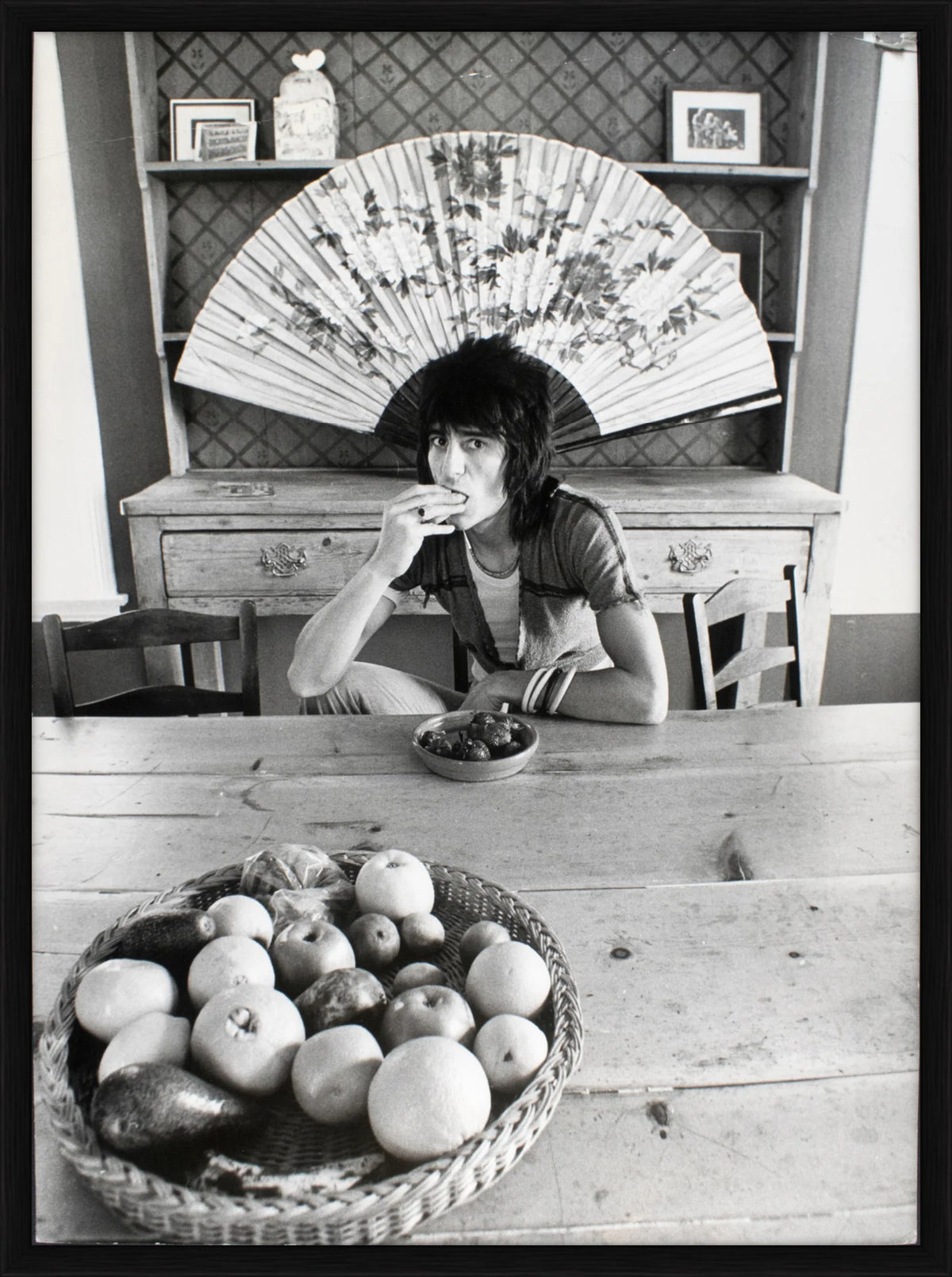 Ronnie Wood at Home, 1975 by Terry O'Neill – Limited Edition Print.