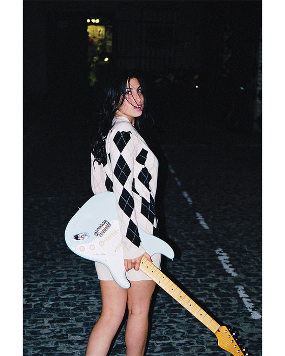 Amy Winehouse holding her Stratocaster, 2003 — Limited Edition Print - Charles Moriarty