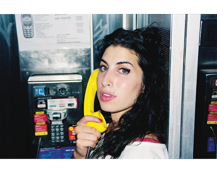 Amy Winehouse in a phonebooth, 2003 — Limited Edition Print - Charles Moriarty