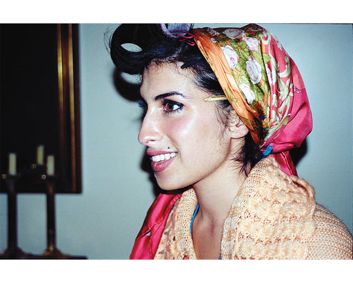 Amy Winehouse wearing rollers, 2003 — Limited Edition Print - Charles Moriarty