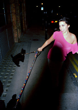 Amy Winehouse on Princelet Street, Brick Lane in East London, 2003 - Limited Edition Print by Charles Moriarty – Limited Edition Print.