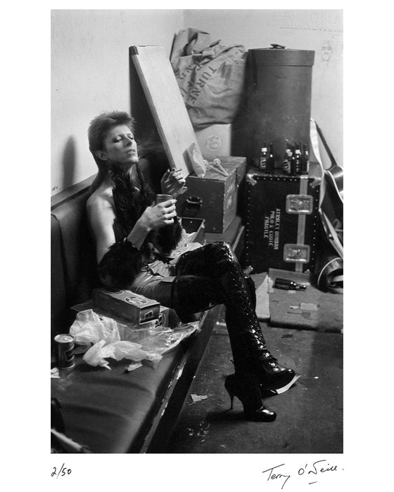 David Bowie backstage before The 1980 Floor Show, 1973 — Limited Edition Print - Terry O'Neill