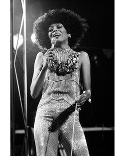 Diana Ross on stage in London, 1973 - Limited Edition Print by Terry O'Neill – Limited Edition Print.