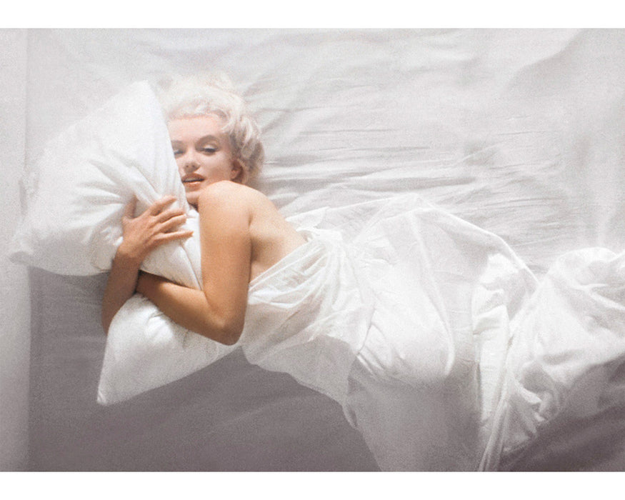 Marilyn Monroe posing in bed, 1961 — Open Edition Estate Print - Douglas Kirkland